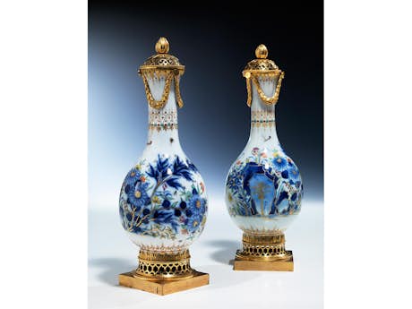 Paar chinesische Vasen mit Louis XVI-Montierung